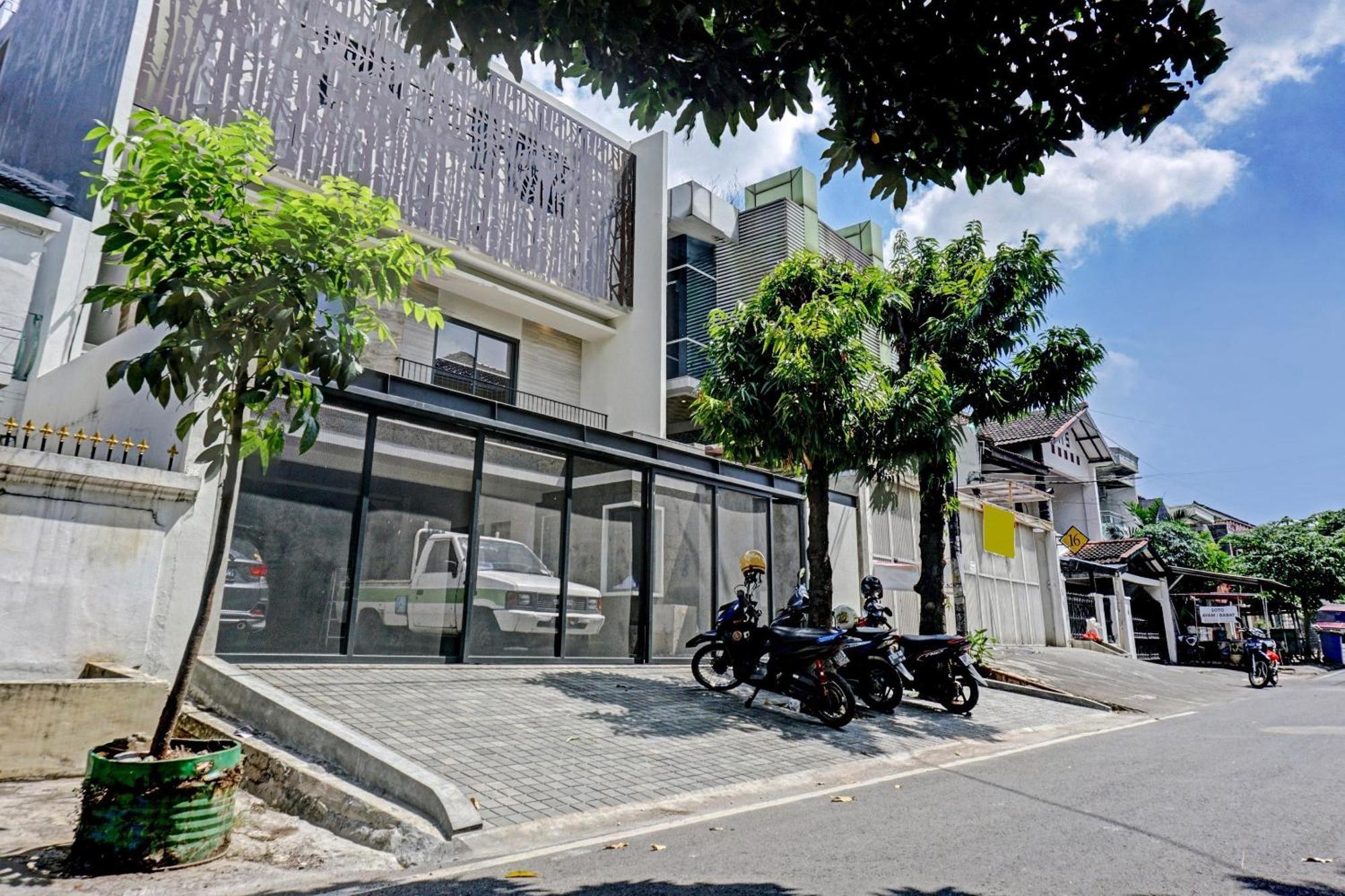 OYO 90635 Tango Juliet Residence Jakarta Bagian luar foto